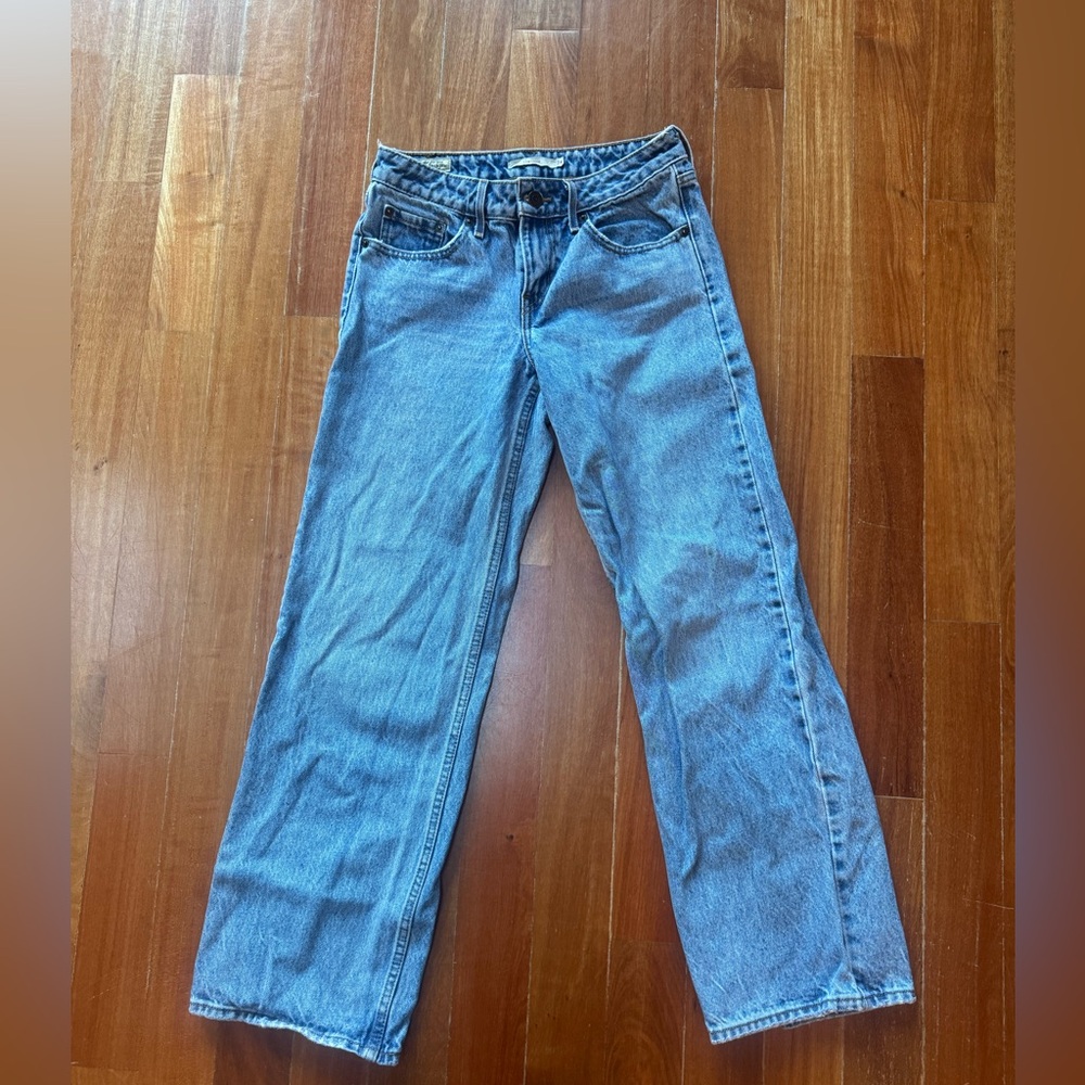 Light wash Levi's Premium Low Loose